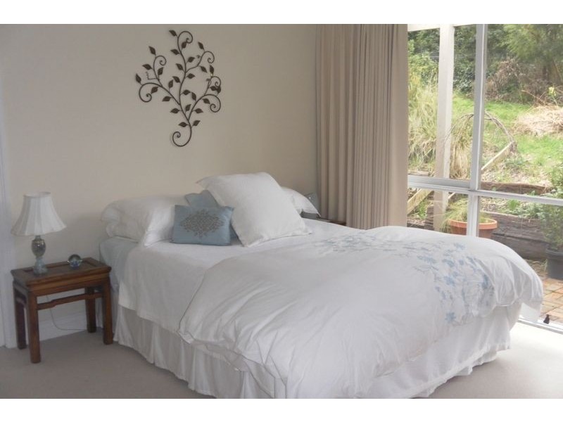 27 Banool Crescent, Mount Eliza VIC 3930