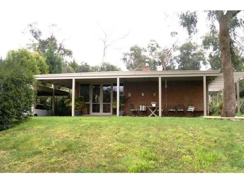 27 Banool Crescent, Mount Eliza VIC 3930