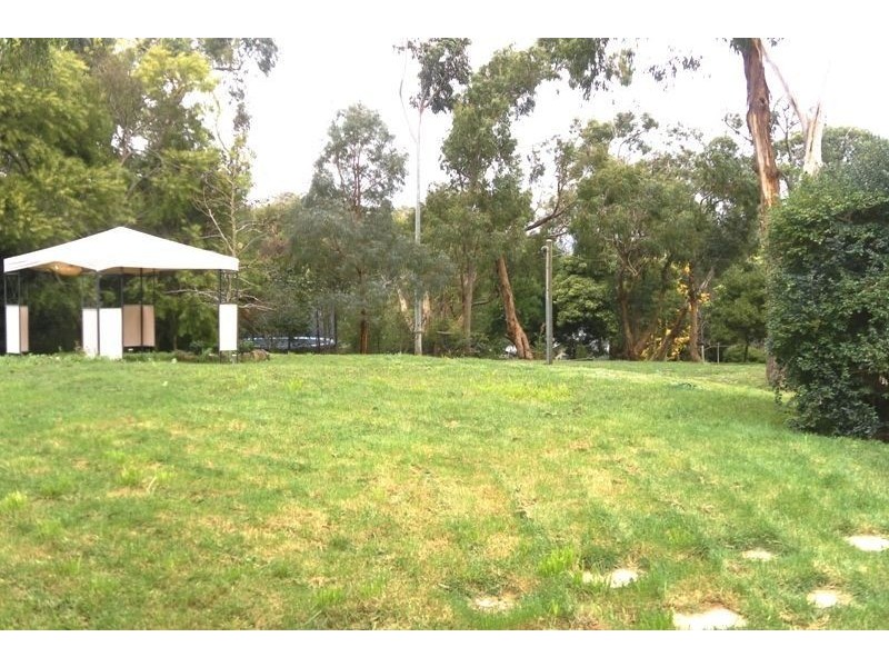 27 Banool Crescent, Mount Eliza VIC 3930