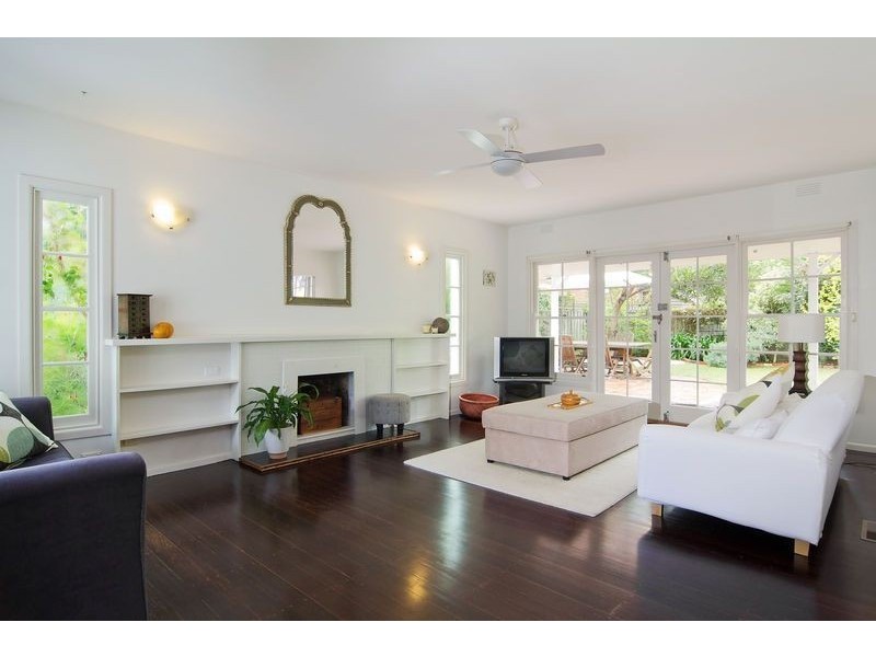 1 Redbourne Avenue, Mount Eliza VIC 3930