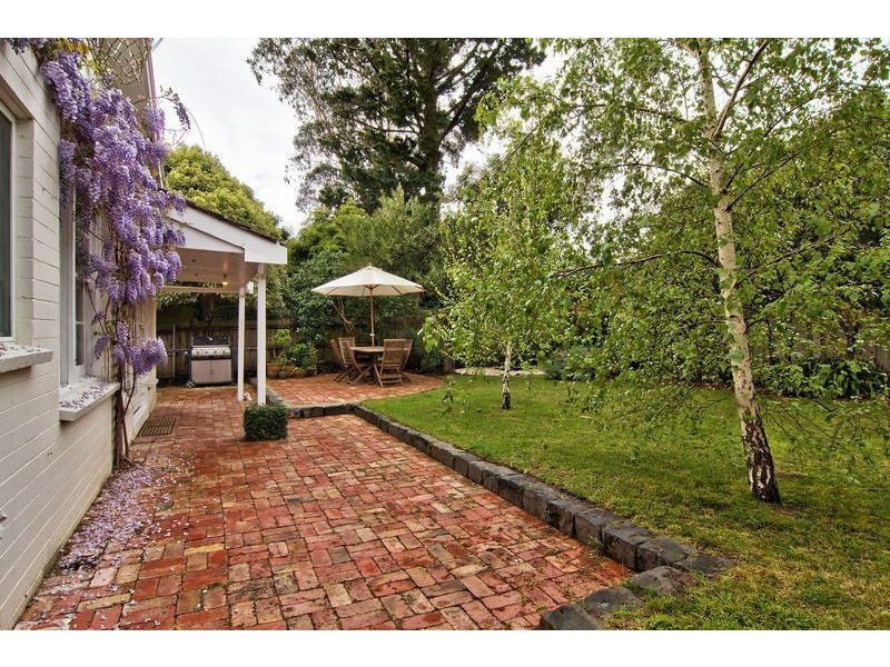 1 Redbourne Avenue, Mount Eliza VIC 3930