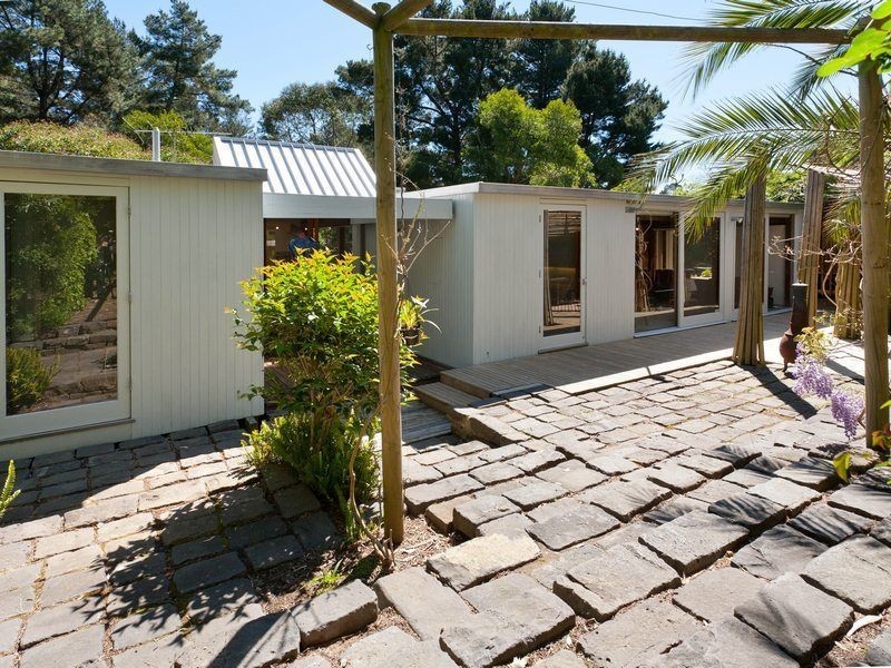 126 Baden Powell Drive, Mount Eliza VIC 3930