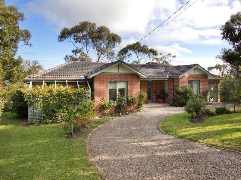 96 Banool Crescent, Mount Eliza VIC 3930