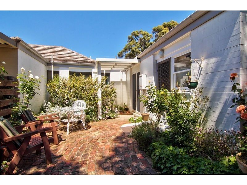 1/143 Mt Eliza Way, Mount Eliza VIC 3930