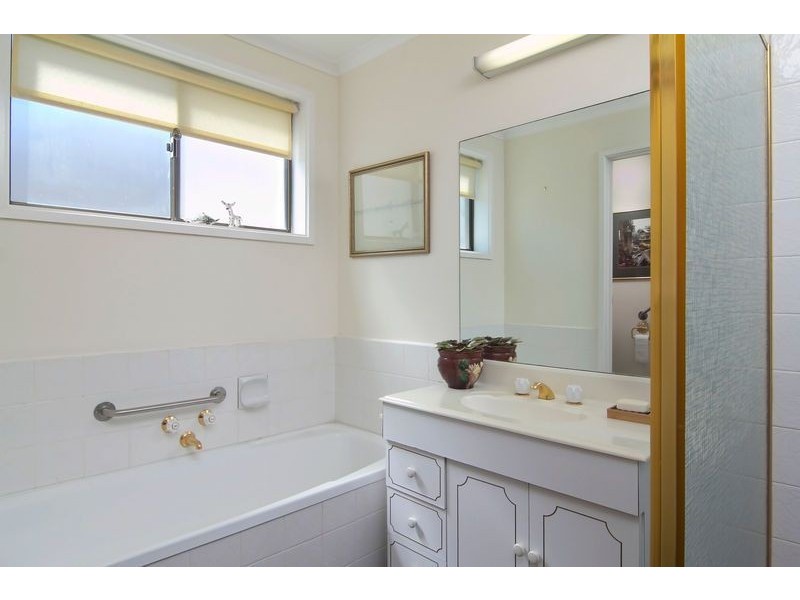 1/143 Mt Eliza Way, Mount Eliza VIC 3930