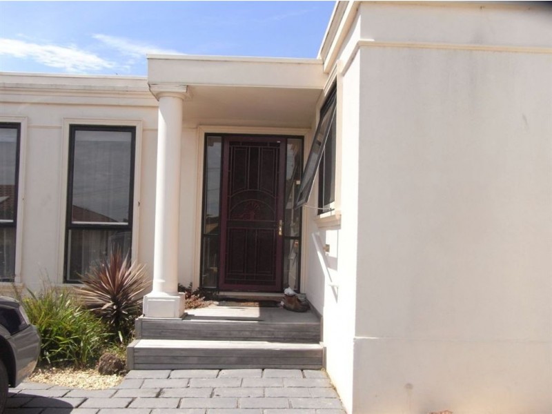 2/12 Winton Avenue, Frankston South VIC 3199