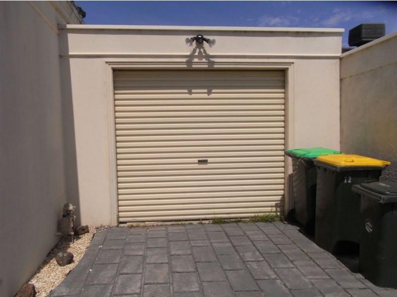 2/12 Winton Avenue, Frankston South VIC 3199