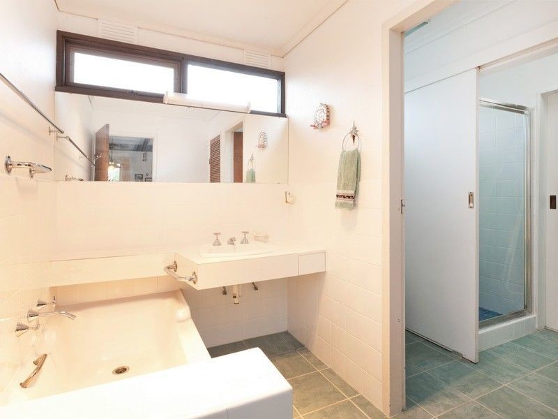 1/22 Coonara Avenue, Mount Eliza VIC 3930