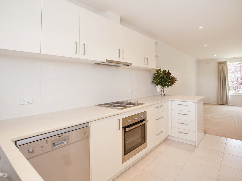 2/121 Mt Eliza Way, Mount Eliza VIC 3930