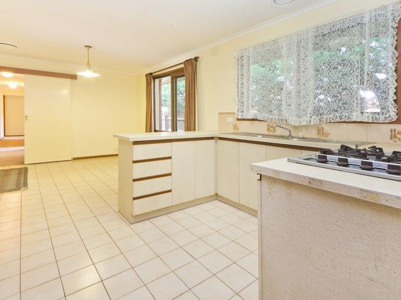 16 Mountain View Road, Mount Eliza VIC 3930