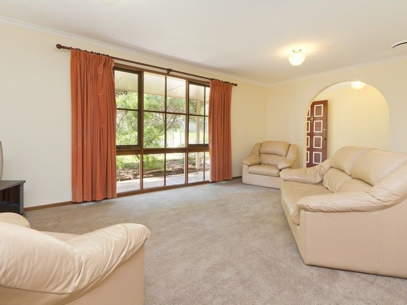 16 Mountain View Road, Mount Eliza VIC 3930