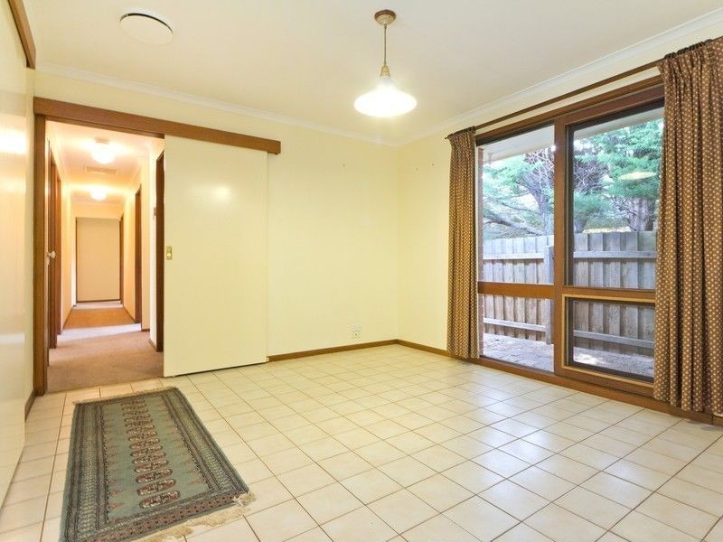 16 Mountain View Road, Mount Eliza VIC 3930