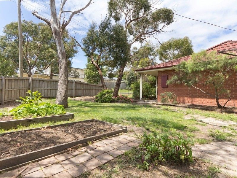 16 Mountain View Road, Mount Eliza VIC 3930