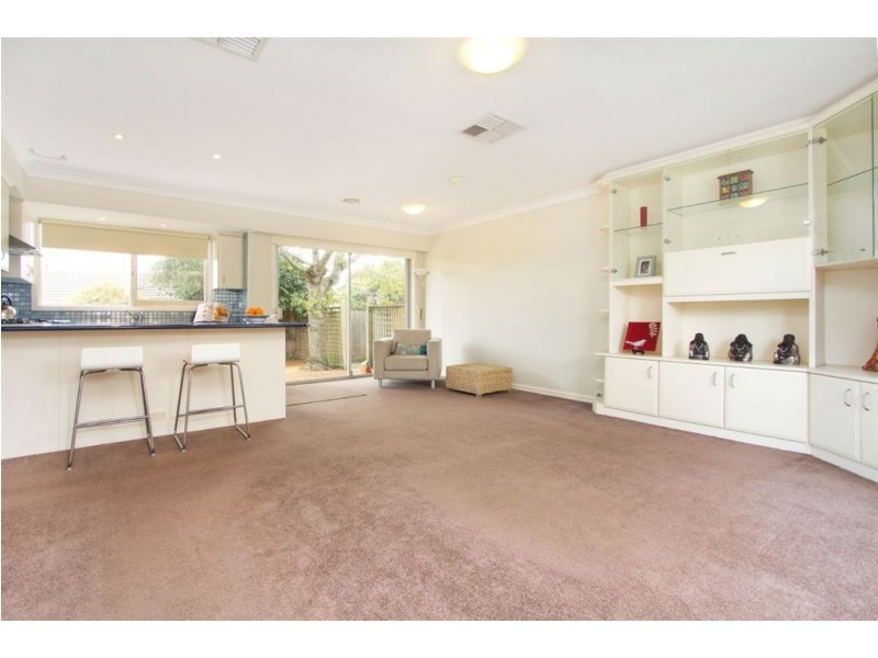 2/11 Coonara Avn, Mount Eliza VIC 3930