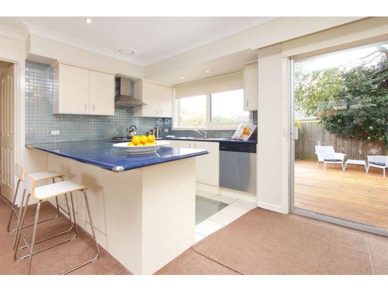 2/11 Coonara Avn, Mount Eliza VIC 3930