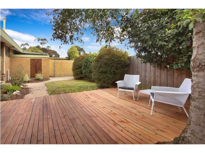 2/11 Coonara Avn, Mount Eliza VIC 3930