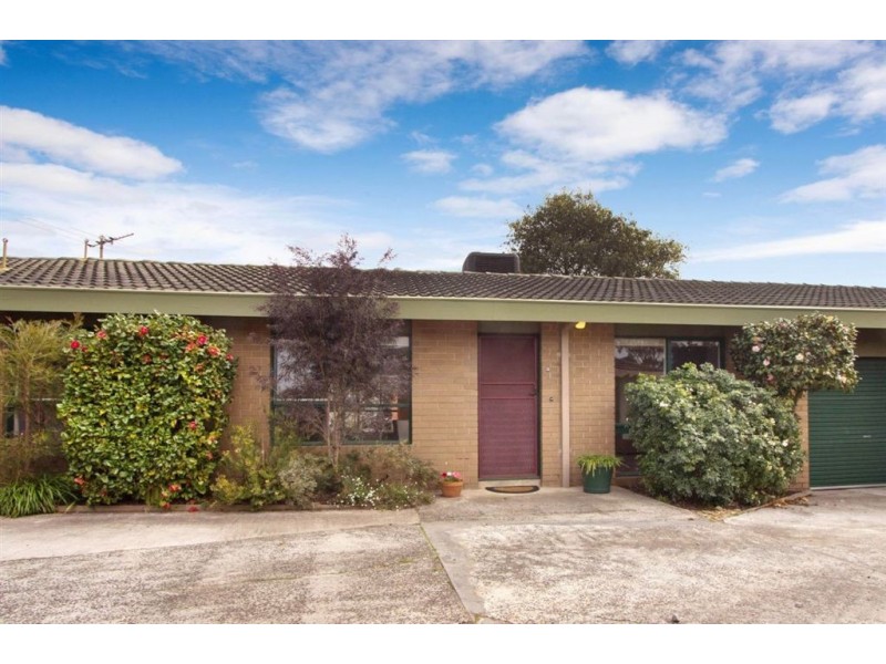 2/11 Coonara Avn, Mount Eliza VIC 3930