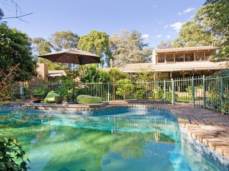 1 Allambi Court, Mount Eliza VIC 3930