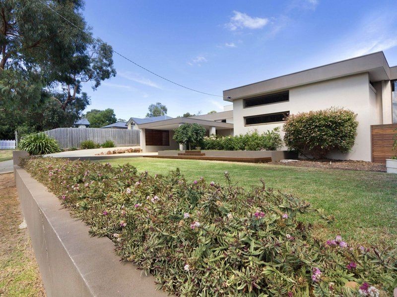4 Bundara Crescent, Mount Eliza VIC 3930