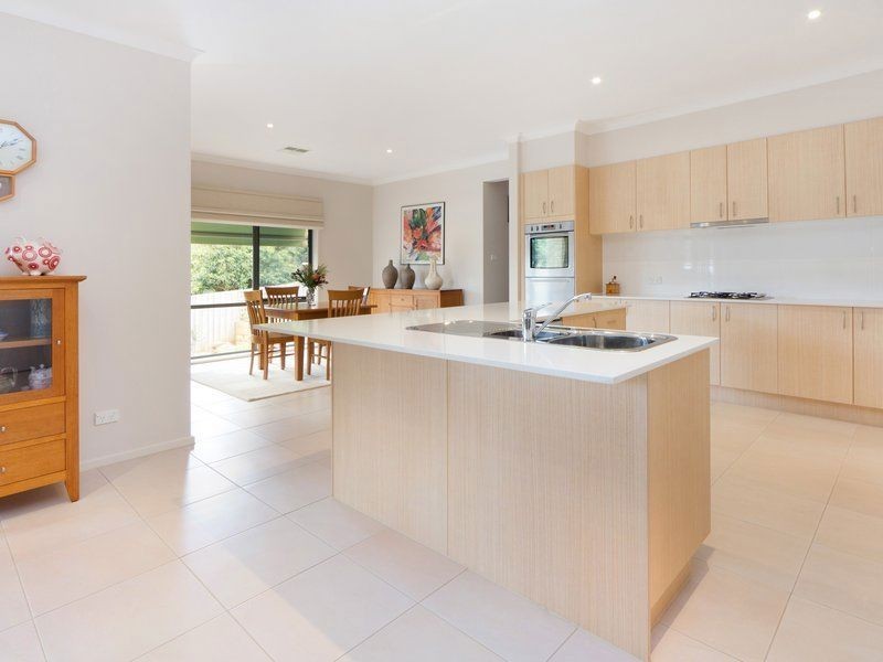 6 McAuliffe Close, Mount Eliza VIC 3930