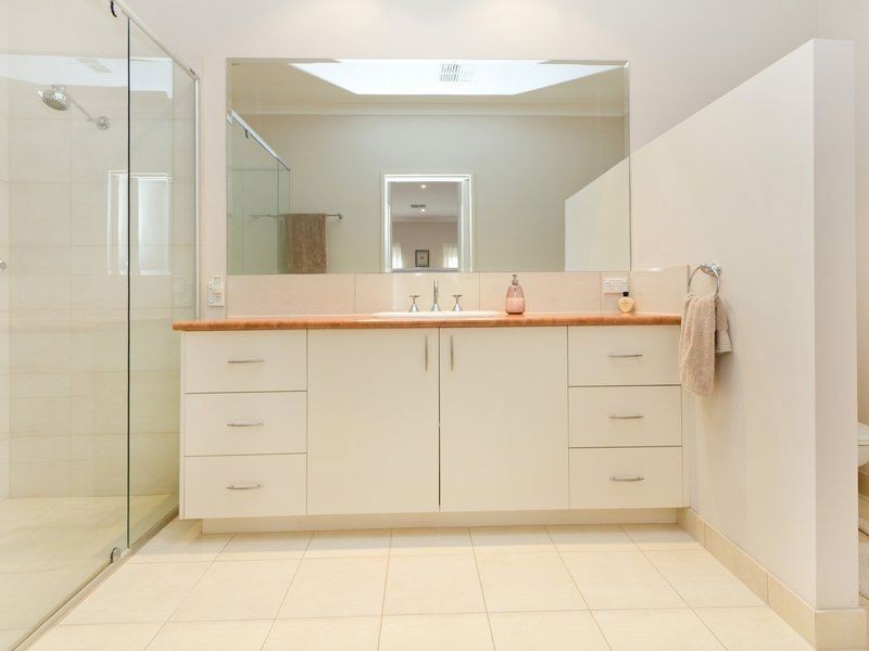 6 McAuliffe Close, Mount Eliza VIC 3930