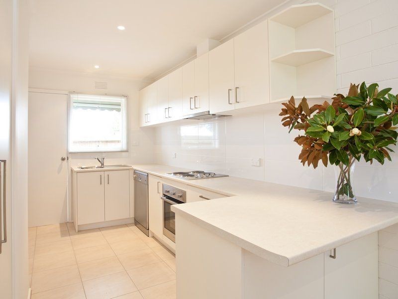 2/121 Mt Eliza Way, Mount Eliza VIC 3930