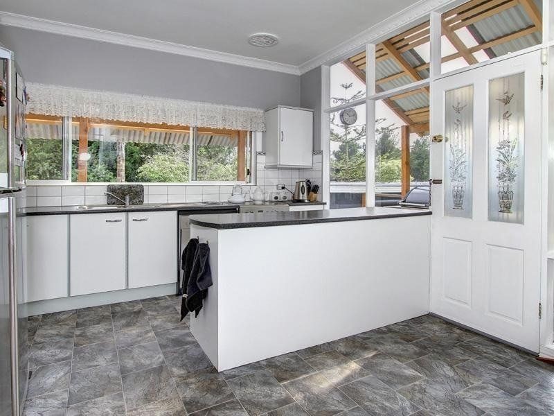 17 Ti-Tree Lane, Mount Eliza VIC 3930