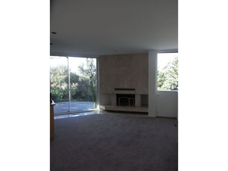 8 Canadian Bay Road, Mount Eliza VIC 3930