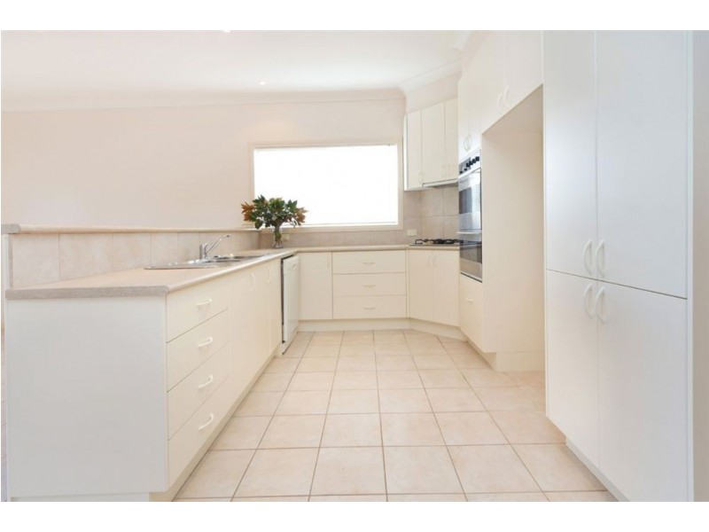 2/27 Dalsten Grove, Mount Eliza VIC 3930