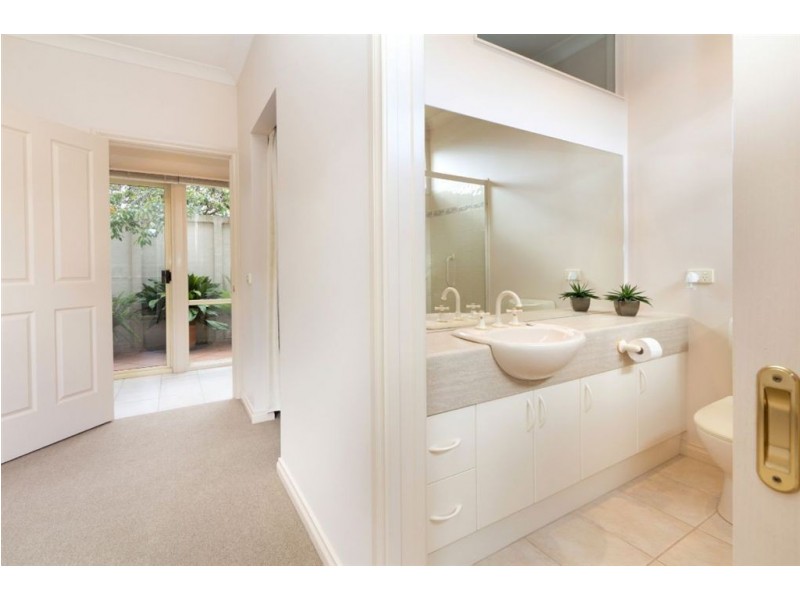 2/27 Dalsten Grove, Mount Eliza VIC 3930