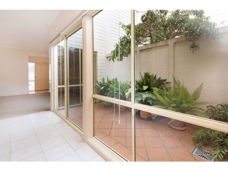 2/27 Dalsten Grove, Mount Eliza VIC 3930