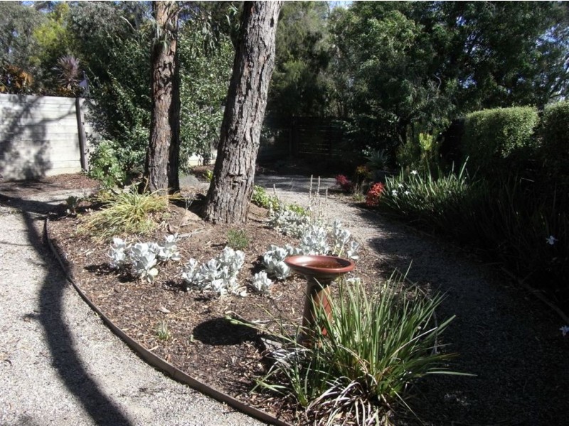 8 Batman Avenue, Mount Eliza VIC 3930