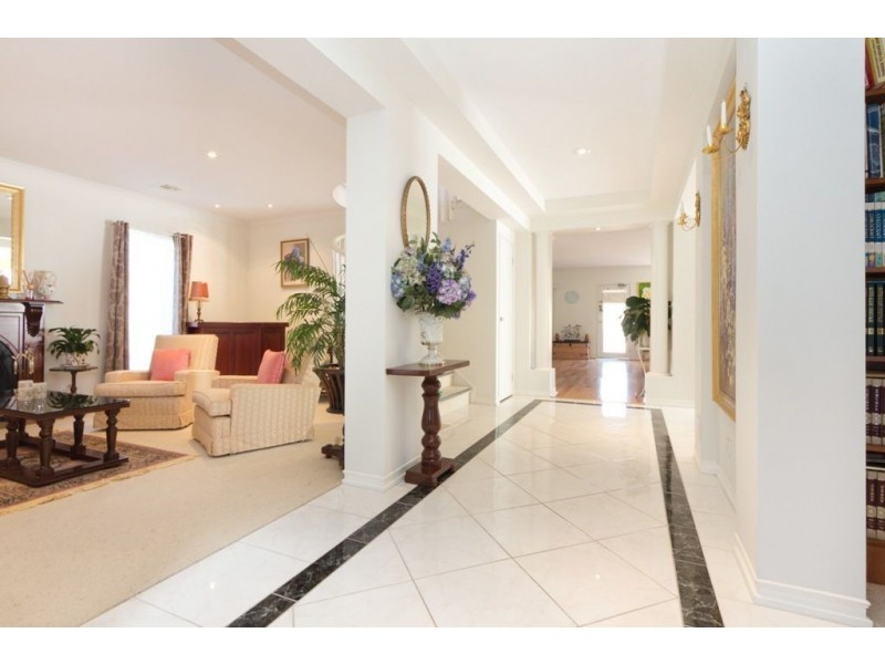 5 Williams Road, Mount Eliza VIC 3930