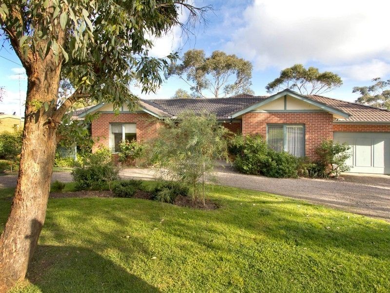 96 Banool Crescent, Mount Eliza VIC 3930