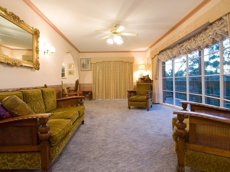 8 Bellbird Road, Mount Eliza VIC 3930