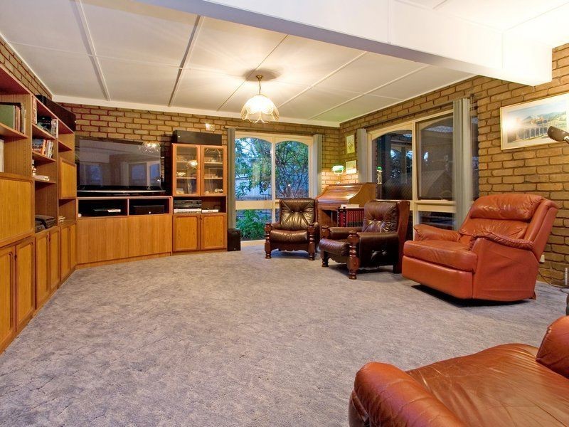 8 Bellbird Road, Mount Eliza VIC 3930