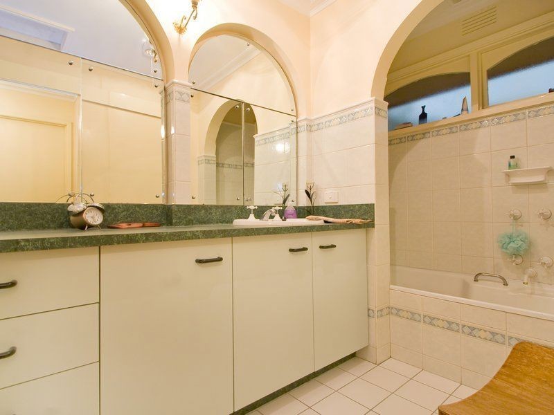 8 Bellbird Road, Mount Eliza VIC 3930