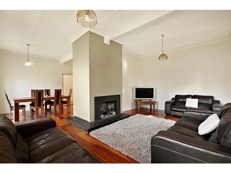 23 Rosserdale Crescent, Mount Eliza VIC 3930