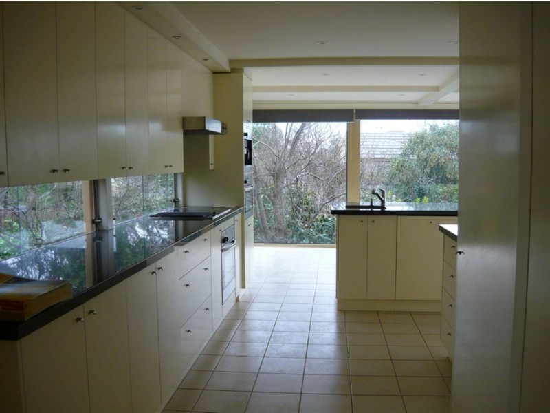 7 Woodland Avenue, Mount Eliza VIC 3930