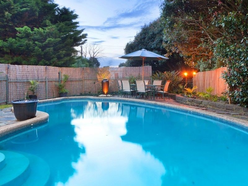 19 Meadow Lane, Mount Eliza VIC 3930
