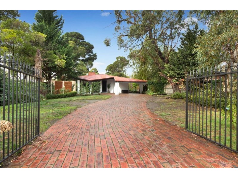 107 Wooralla Drive, Mount Eliza VIC 3930
