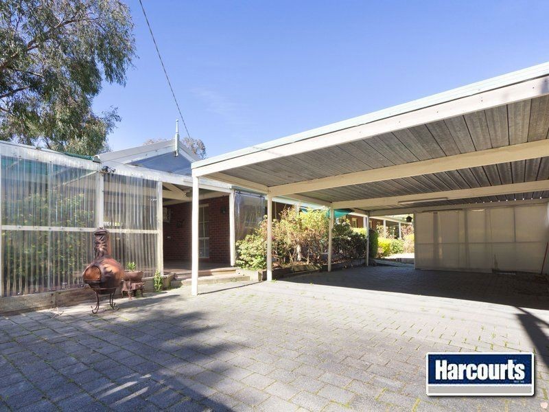 99 Quinns Parade, Mount Eliza VIC 3930