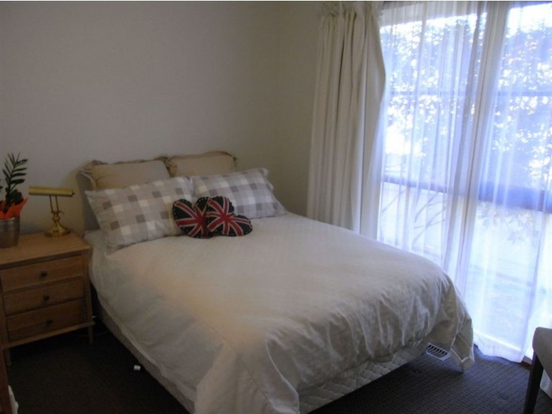 1/8 Roy Crt, Mount Eliza VIC 3930
