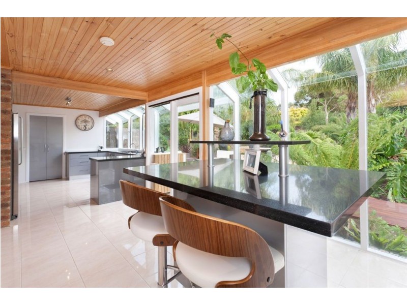 20 McCutcheon Close, Mount Eliza VIC 3930