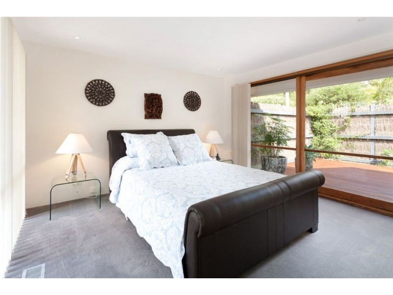 20 McCutcheon Close, Mount Eliza VIC 3930