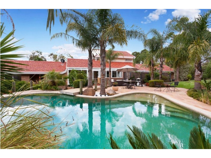 20 McCutcheon Close, Mount Eliza VIC 3930