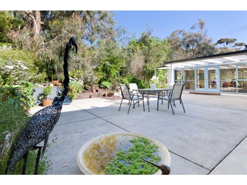 11 Mann Road, Mount Eliza VIC 3930