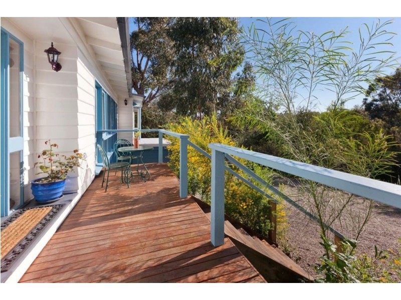 11 Mann Road, Mount Eliza VIC 3930