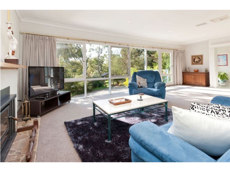 11 Mann Road, Mount Eliza VIC 3930