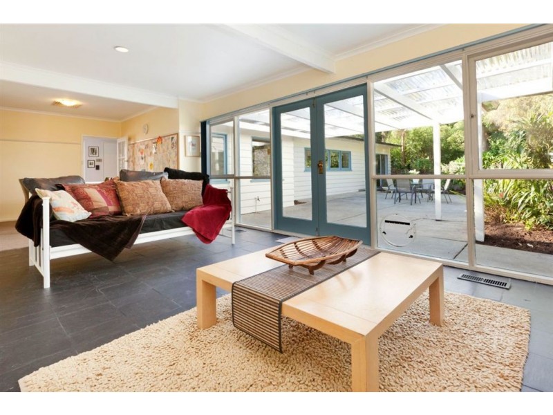 11 Mann Road, Mount Eliza VIC 3930